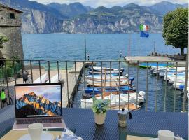 Klimt's Mill overlooking Port, hotel i Malcesine