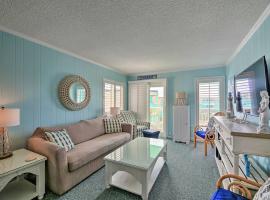 Beachfront Condo with Boardwalk and Pool Access!, hotel en Atlantic Beach