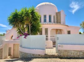 Villa Amendoeiras 52、アルブフェイラにあるAlbufeira Main Bus Stationの周辺ホテル