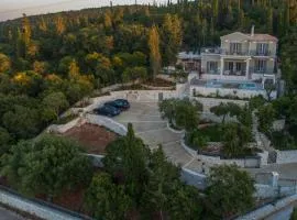 Luxury Villa Fiscardo Walk - Heated Pool & Jacuzzi