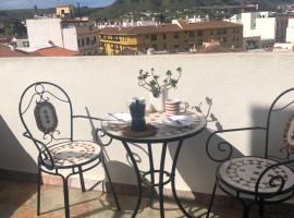 Atico La Laguna con terraza y vistas, hotel in zona Aeroporto di Tenerife Norte, 