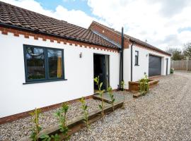 LITTLE HOUSE - Perfect for exploring The Broads, overnachting in Acle