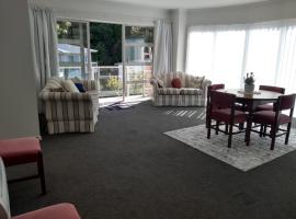 Quiet location with view and public transport, vacation rental in Wellington