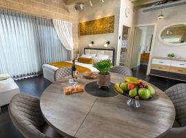 אחוזת מיא - סוויטות בוטיק על המים, hotel in Goren