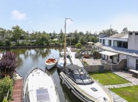 Riverside-Lemmer, smještaj uz plažu u gradu 'Lemmer'