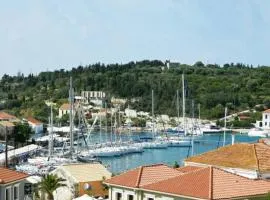 Reginas Studios & Apartments- Fiscardo view apartment