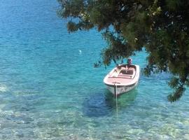 Mljet 4 You - seafront apartment, hotel in Sobra