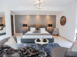 J'Me Boutique Hotel - Adults only, hotel near St. George's Bay, St. Julianʼs