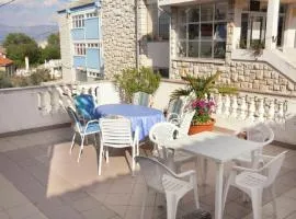 Apartments and rooms Luka - with parking;