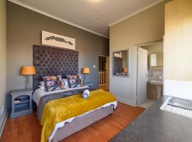 Leeuwenzee Guesthouse, B&B in Cape Town