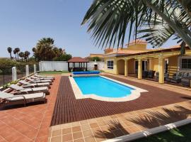 Villa BONITA on Golf in El Descanso ,Caleta Fuste-Fuerteventura, accessible hotel in Caleta De Fuste