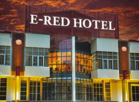 E Red Hotel Alma Cosmo, hotell i Bukit Mertajam