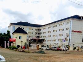 Room in BB - Immaculate Royal International Hotel, hotel v Owerri