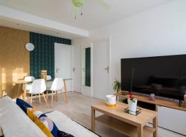 Appartement lumineux, et chaleureux, помешкання з кухнею у місті Савіньї-сюр-Орж