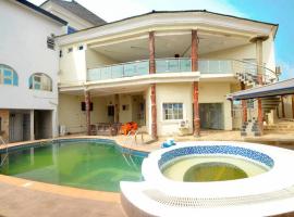 Room in Lodge - Royal Signature Suites and Apartments, holiday rental in Ibadan