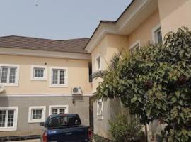 Room in Lodge - Waxride Residence Abuja, guest house in Jabi