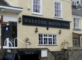 The Harbour Moon, Cama e café (B&B) em Looe