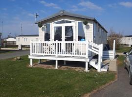 Church Farm Haven Holiday Park, holiday home in Pagham