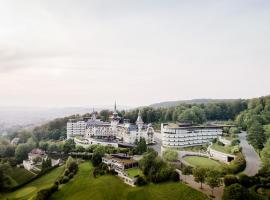 The Dolder Grand - City and Spa Resort Zurich, hotell Zürichis huviväärsuse FIFA Headquarters lähedal