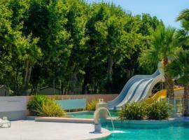 Camping Parc des 7 fonts, hotel in Agde