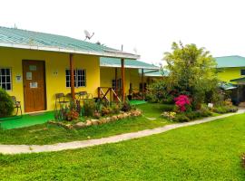 Soboroong Farmer's Cottage, holiday home in Kundasang