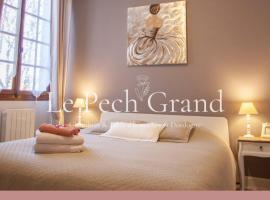 Chambres & Tables d'hôtes Le Pech Grand، فندق رخيص في Saint-Sozy