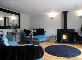 Pen-Y-Worlod Cottages, vacation home in Abergavenny