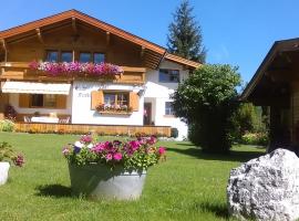 Haus Friedl, hotel with parking in Sankt Ulrich am Pillersee
