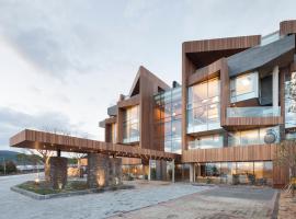 Bayhill Pool & Villa