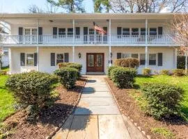 Southern-Style Home with Luxe Kitchen 15 Min to DC!