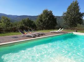 Villa Galearpe with private pool in Tuscany, Ferienunterkunft in Salutio