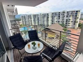 Hermoso apt con BBQ en balcon y Vista a la piscina