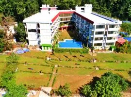 Avenue 18 Resort