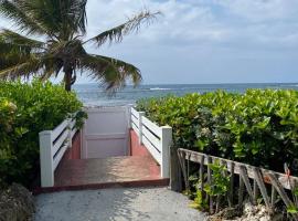 Appartement à proximité de la plage de l'autre bord LE MOULE, Hotel in Le Moule