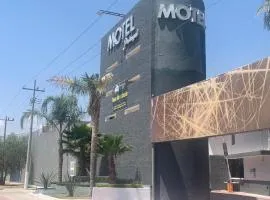 Motel Pedregal Suites