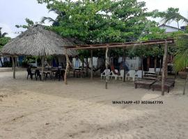 Casa Madrigueña, hostel em Rincón