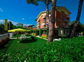 Hotel Versilia, hotel la plajă din Lido di Camaiore