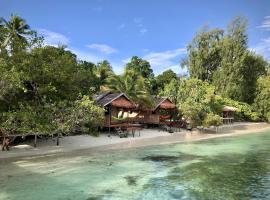 TABARI DIVE LODGE: Pulau Mansuar şehrinde bir orman evi