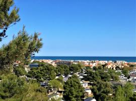 Bel appt T2 4p confortable avec vue mer imprenable, place to stay in Narbonne-Plage