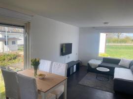 Ruime chalet midden in de natuur in Lith, apartamento en Lith