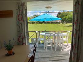 LE MEDOC AUX 4 VENTS, hotel in Jau-Dignac-et-Loirac