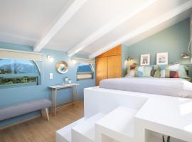 SKAI Two Floor Apartment, hotel i Vasiliki