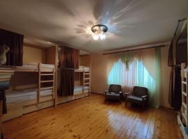 HomeHostel, hotel in Rakhiv