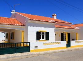 AL Casa das Andorinhas, hotel in Almograve