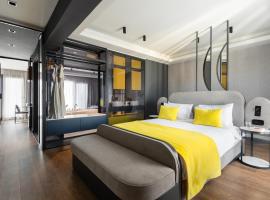COLORS Hotel Athens, хотел в Атина