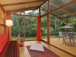 Mindo Eco Suite con Rio y Cascada – domek wiejski w mieście Mindo