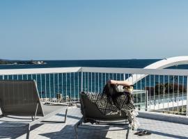 Sea View Beach Penthouse - Athens Coast, hotel berdekatan Marina Alimos, Athens