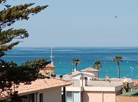 T2 Terrasse vue mer, hotel in Six-Fours-les-Plages