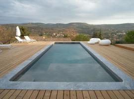 La Possibilité d'une Ile, self catering accommodation in Apt