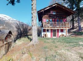 Idyllic chalet in Evolène, with view on the Dent Blanche and the mountains, hôtel à Evolène